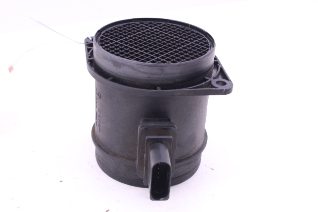 2009 2010 Audi Q7 TT Volkswagen CC Passat Touareg Air Flow Meter