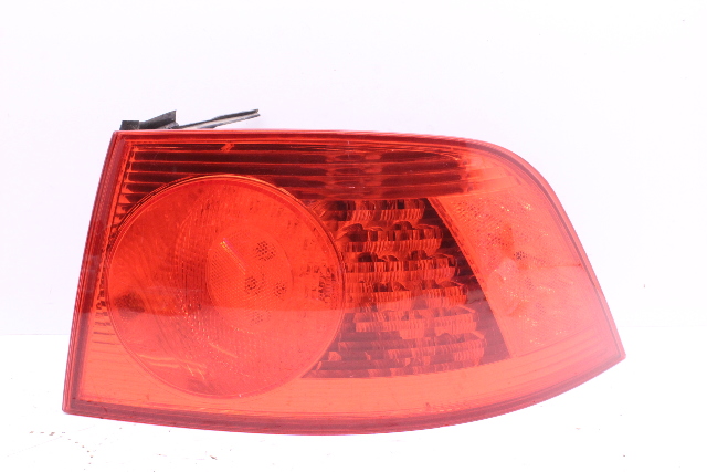2004 2005 Volkswagen Phaeton Tail Light Lamp Right 3D0945096C OEM