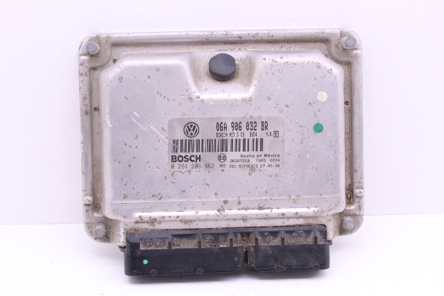 2001 Volkswagen Beetle Engine Computer Module ECU ECM DME 06A906032BR