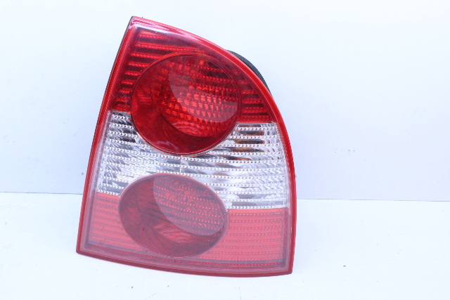 2001-2005 Volkswagen Passat Sedan Right Tail Light Lamp 3B5945096AC OEM