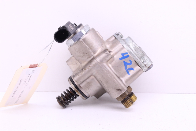Audi A6 A8 Q7 RS4 Volkswagen Touareg Right Engine Mounted Fuel Pump 079127026C