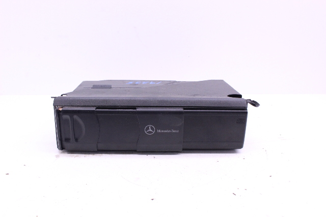 2006 Mercedes CLK350 209 CH 6 Disc Storage CD Changer A2038703389 OEM