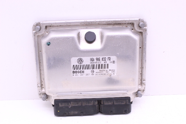 2002 Volkswagen Jetta Engine Computer Module ECU ECM DME 06A906032FR