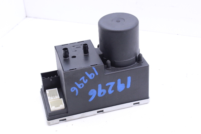 Audi A4 A6 A8 S4 S8 Central Locking Vacuum Pump 8L0862257N OEM