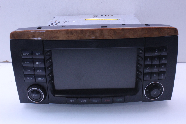 2007 Mercedes Benz R350 251AM FM Radio Navigation Command Head Unit A2518201679 OEM
