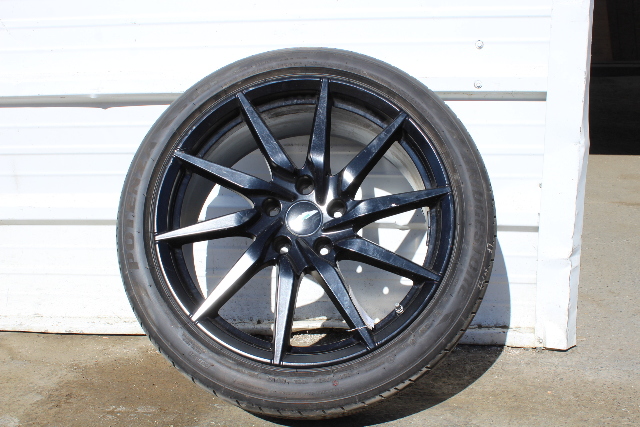 2017 2018 Aston Martin DB11 Front Wheel With Tire OEM