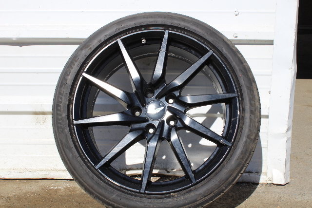 2017 2018 Aston Martin DB11 Front Wheel With Tire OEM