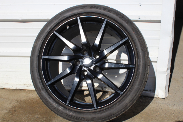 2017 2018 Aston Martin DB11 Rear Wheel With Tire OEM