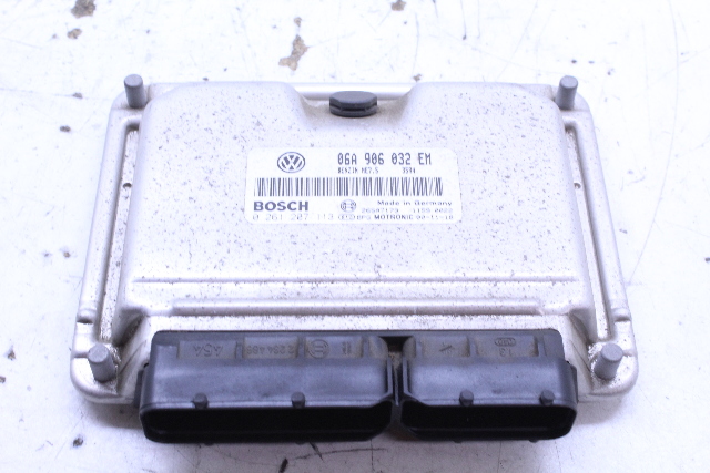 2001 Volkswagen Beetle Engine Computer Module ECU ECM DME 06A906032EM