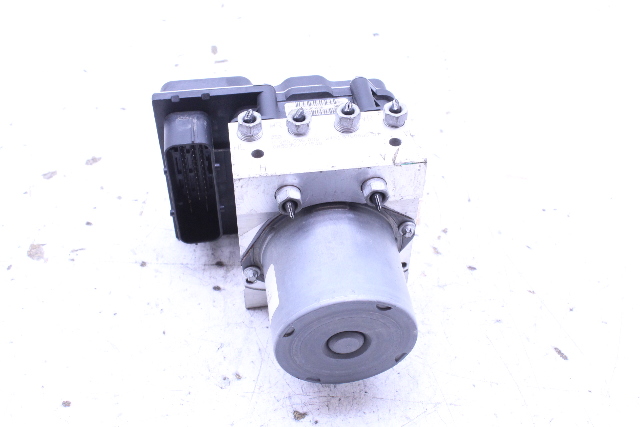 2006 BMW 330xi ABS Anti Lock Brake Pump 34516775440 OEM