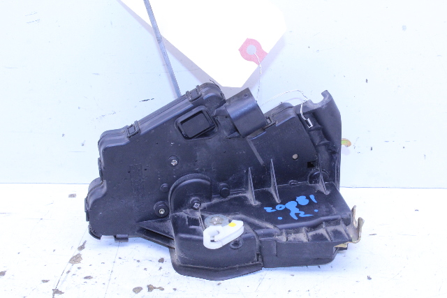 2003 BMW 325i Sedan Right Front Door Latch Lock