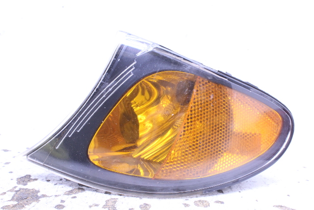2002 2003 2004 2005 BMW 320i 325i 330i Fender Turn Signal Light Lamp Left 6943119 OEM
