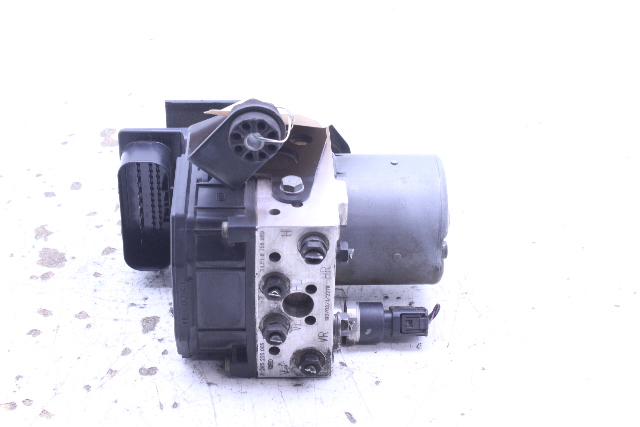 2002 BMW 525i E39 ABS Anti Lock Brake Pump 34526769537 OEM