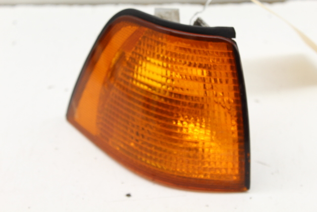BMW 318i 320i 325i 328i M3 E36 Turn Signal Light Right 8353280 OEM