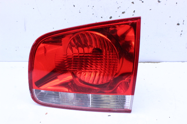 2004-2006 Volkswagen Touareg Tail Light Right Lid Mounted OEM