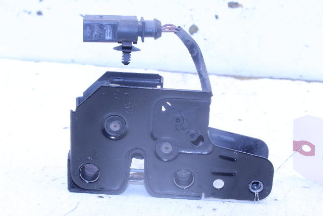 2005 Porsche Cayenne Hood Latch Lock 7L0823509A Stock#20365 OEM