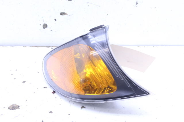 2002 2003 2004 2005 BMW 325i 330i Fender Turn Signal Marker Light Right 6915382 OEM