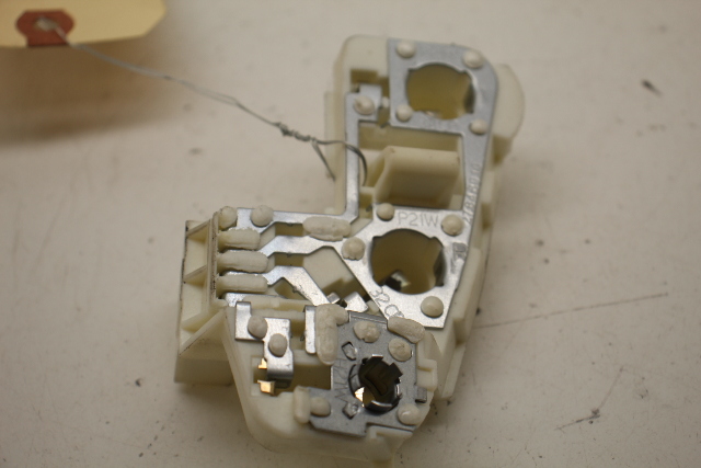 2006 2007 2008 BMW 325i 328i 330i 335i M3 Tail Light Lamp Bulb Carrier Right OEM