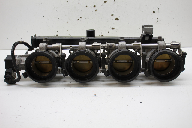 2008-2013 BMW M3 Independent Throttle Body ITB Fuel Rail 7838246 OEM