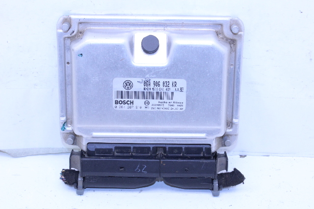 2003 Volkswagen Beetle Engine Computer Module ECU ECM DME 06A906032KR