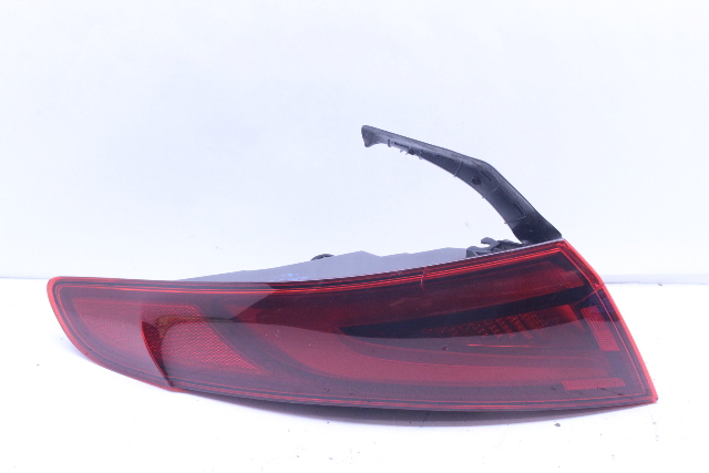 2017 2018 2019 Alfa Romeo Giulia Tail Light Lamp Left Cracked 20690108 OEM