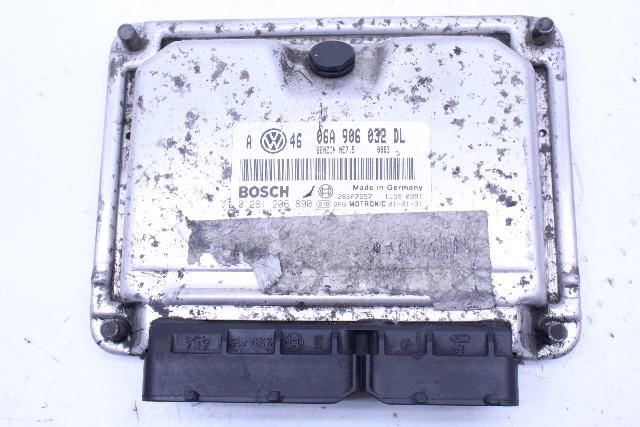 2001 Volkswagen Golf AWW Engine Computer Module ECU ECM DME