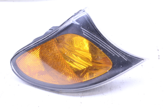 2002 2003 2004 2005 BMW 325i 330i Fender Turn Signal Marker Light Right 6915382 OEM