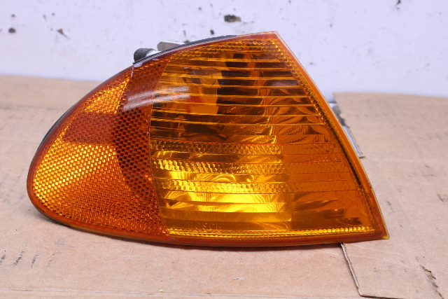 2000 2001 BMW 330i Sedan Fender Corner Marker Light Right - 63136902766 OEM