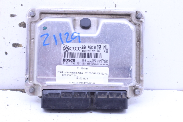 2004 Volkswagen Jetta Engine Computer Module ECU ECM DME 06A906032NL