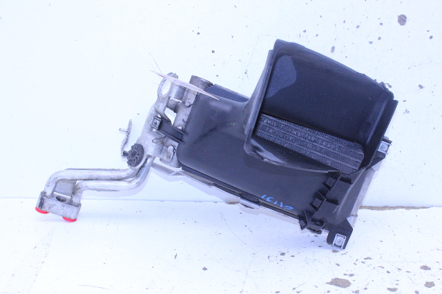 2008 2009 2010 2011 2013 BMW 135i 3.0 Engine Oil Cooler 7564702 OEM