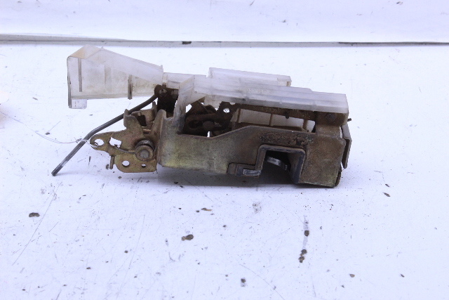 1993 Volkswagen Eurovan Door Latch Lock Left 701837015C OEM