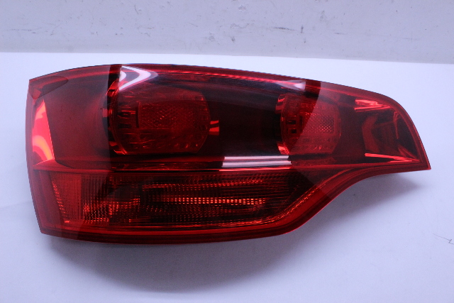 2007 2008 2009 Audi Q7 Tail Light Lamp Left - 4L0945093A OEM
