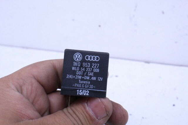 1997-2004 Porsche 911 Boxster Turn Signal Flasher Relay OEM