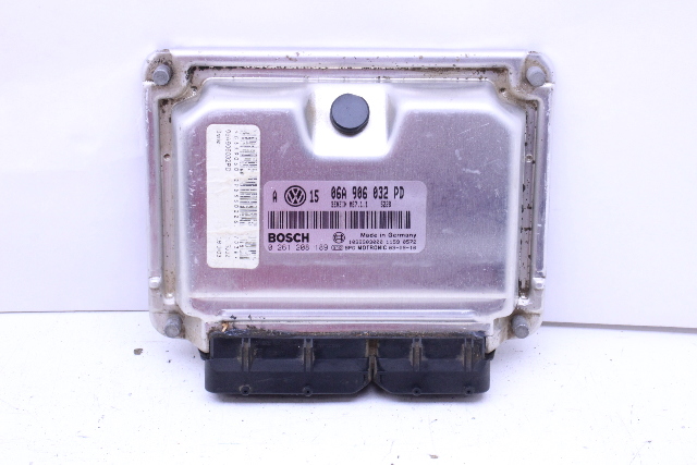 2004 Volkswagen Jetta Engine Computer Module ECU ECM DME 06A906032PD
