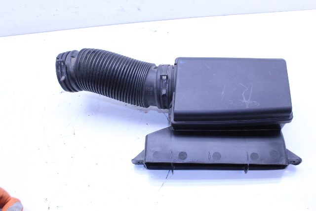 2014 Volkswagen Jetta Hybrid Air Cleaner Intake Duct Hose 5C6805961 OEM