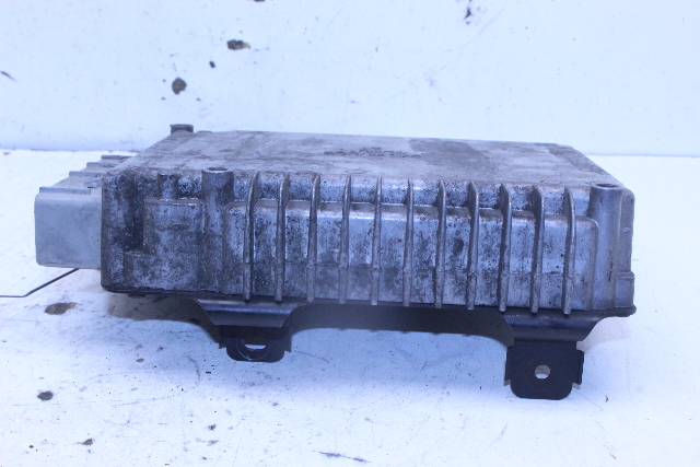 2002 Chrysler Town & Country 3.8 FWD Engine Computer Module ECU ECM DME P04727425AD Stock #D214075 OEM