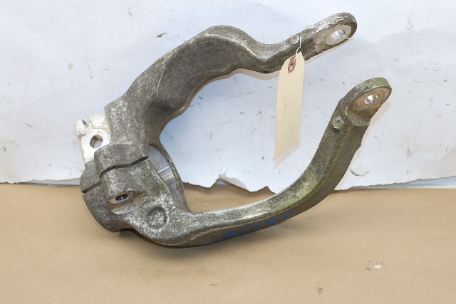 2014 2015 2016 2017 Range Rover Sport Front Strut Air Spring Spindle Bracket Yoke Right OEM