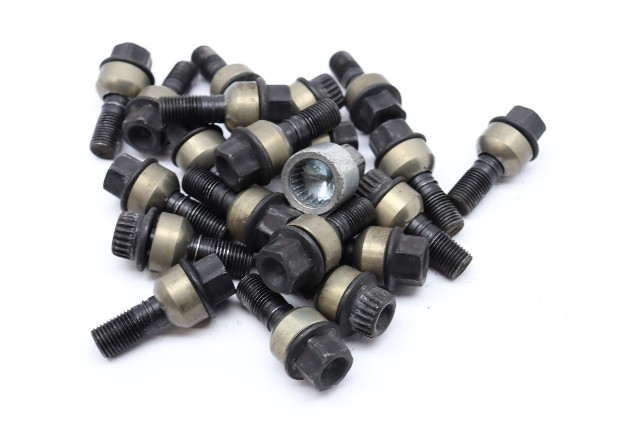 Porsche 911 991 Boxster Cayman 981 Macan Lug Nut Set With Lock - 97036120300 OEM