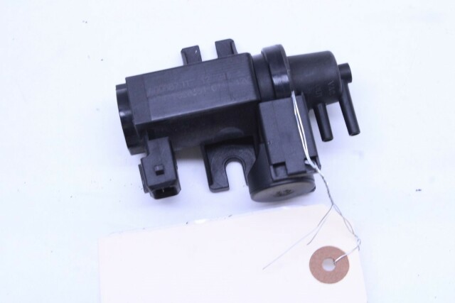 2013 BMW M5 Vacuum Pressure Converter Valve - 11747626351 OEM