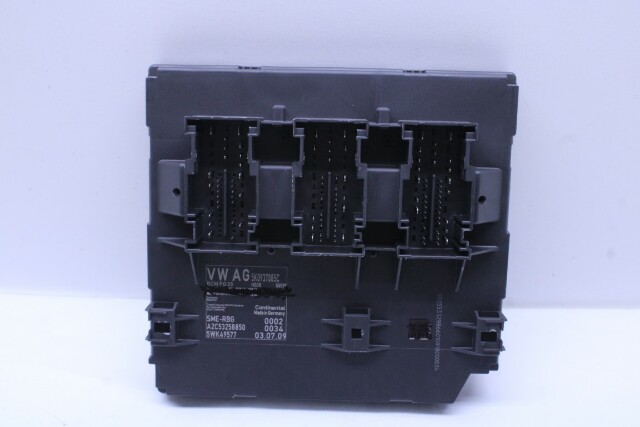 2010 Volkswagen Tiguan Body Control Module BCM - 5K0937085C OEM