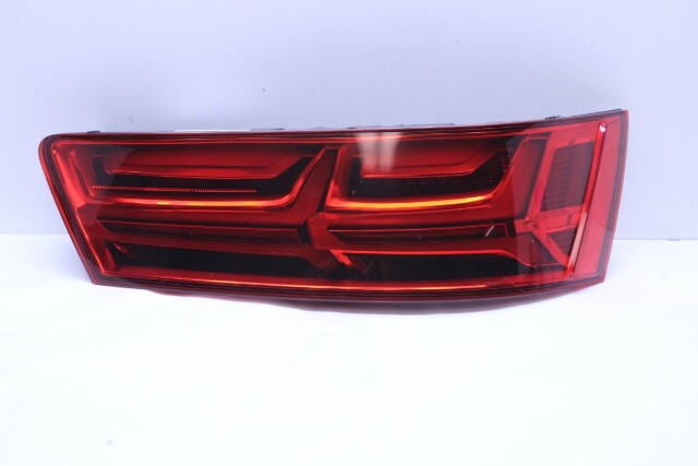 2017-2019 Audi Q7 Right Lid Mounted Tail Light OEM 4M0945094D