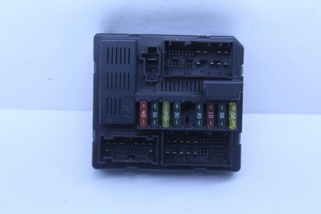 2007-2010 BMW X3 E83 Fuse Relay Box Electrical Distribution Module OEM