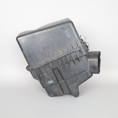 2001-2003 Toyota Sienna Air Cleaner 177010A030 OEM Used