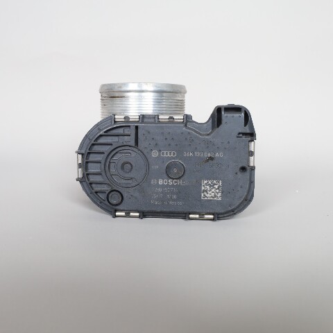 Audi Q5 Volkswagen Beetle Passat Tiguan Throttle Body OEM 06K133062AG