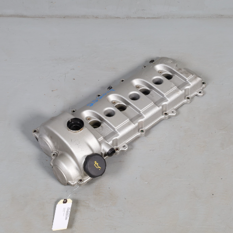 2003-2006 Porsche Cayenne 4.5 Right Engine Valve Cover 94810513106 OEM