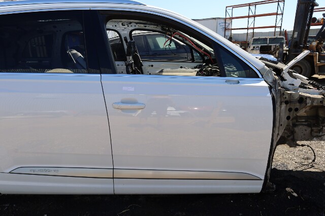 2017-2024 Audi Q7 Right Front Door Shell Glacier White 4M0831052G OEM Used