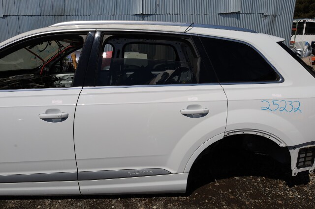 2017-2024 Audi Q7 Left Rear Door Shell Glacier White 4M0833051E OEM Used