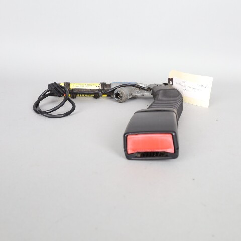 04-10 BMW X3 04-06 BMW X5 Left front Seat Belt Buckle 72117078041 OEM Used