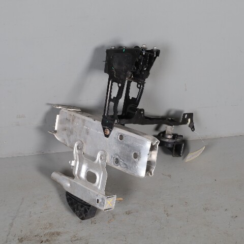 2012‑2021 BMW 320i 328i 335i 230i Right  Hood Latch Bracket 51647245792 OEM Used