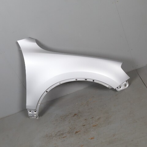 2011-2017 Volkswagen Touareg Right Fender Silver Metallic 7P6821106E OEM Used